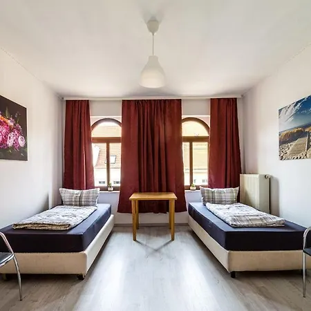 Ein In Einer 2-zimmer-wohnung In Mit Gemeinschaftskueche Und -bad Accommodatie bij particulieren *